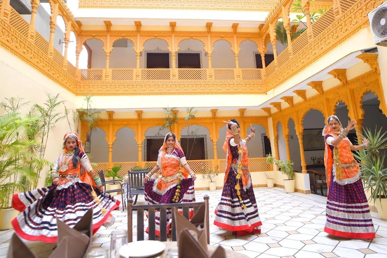The Lavitra Lakeview Hotel Udajpur 3*,