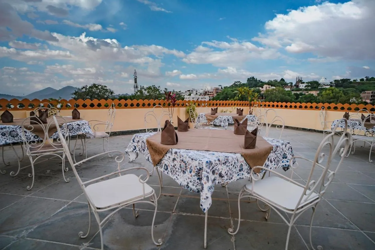 ***  The Lavitra Lakeview Hotel Udaipur India