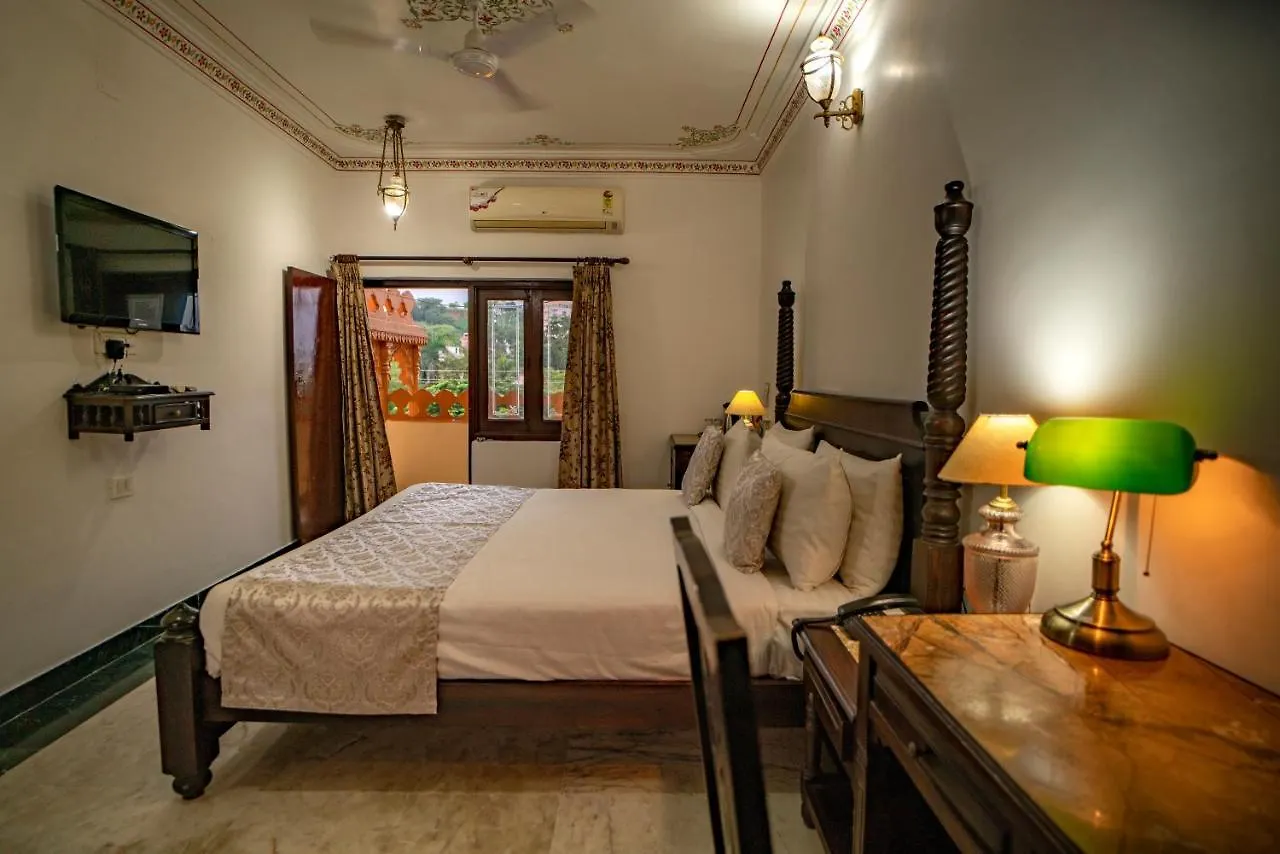 The Lavitra Lakeview Hotel Udajpur