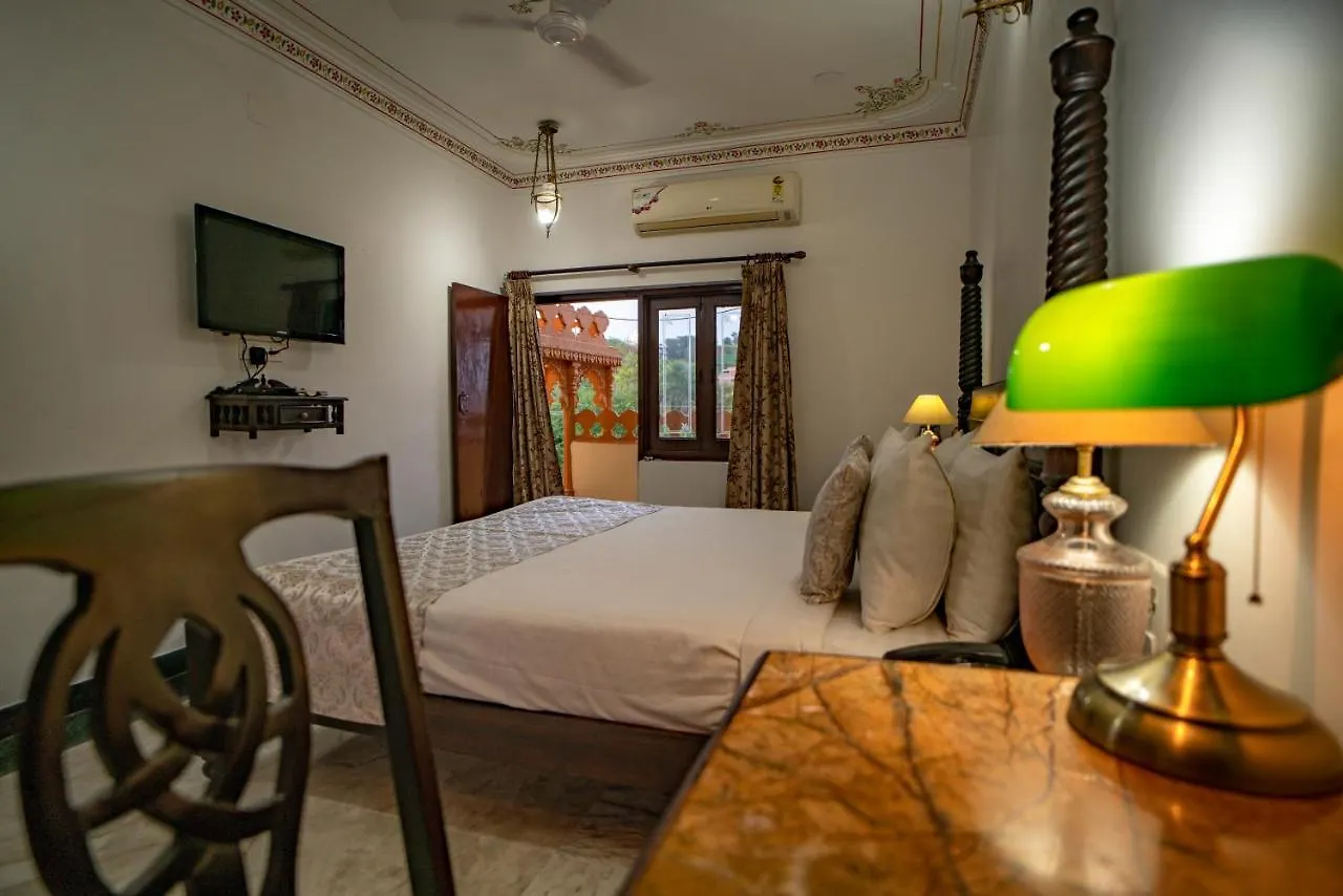 The Lavitra Lakeview Hotel Udajpur