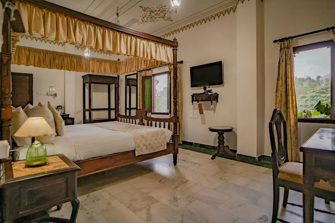The Lavitra Lakeview Hotel Udajpur