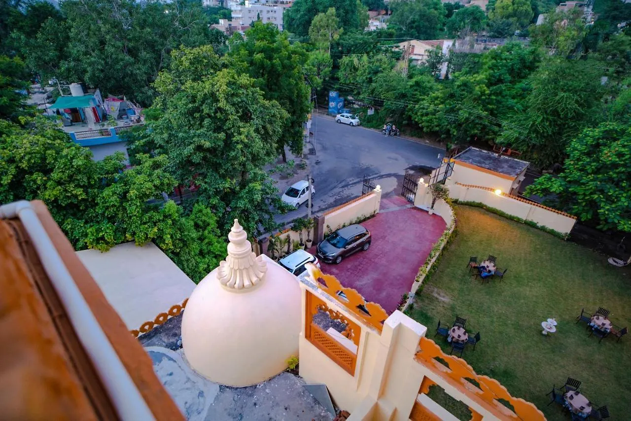 The Lavitra Lakeview Hotel Udajpur
